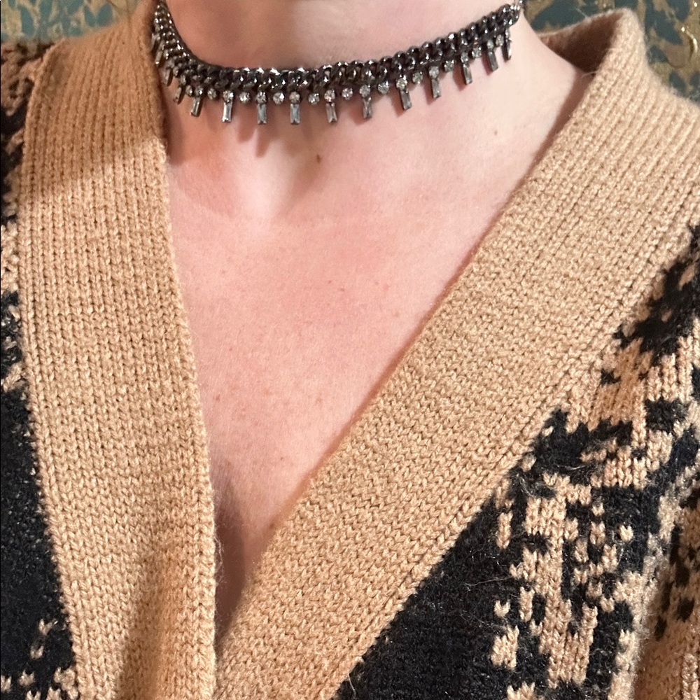 Elegant Silver and Black Chain Choker - Picture 8 of 12
